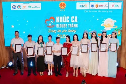 'Khúc ca Blouse trắng' số 2 lan tỏa yêu thương, tiếp tinh thần các bệnh nhi mùa Trung thu