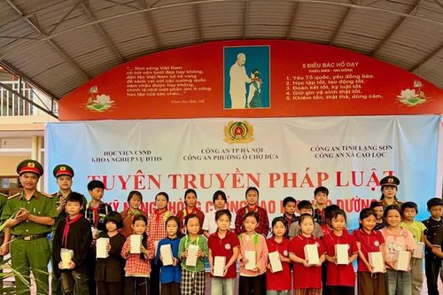 Từ Thủ đô hướng về biên cương, lan tỏa tinh thần vì nhân dân phục vụ