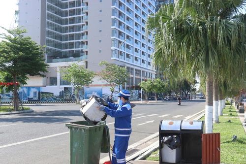 Nghịch lý khó tuyển công nhân vệ sinh môi trường