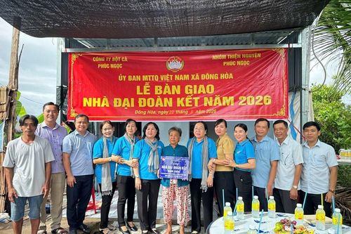 An Giang trao 6 căn nhà Đại đoàn kết cho hộ cận nghèo