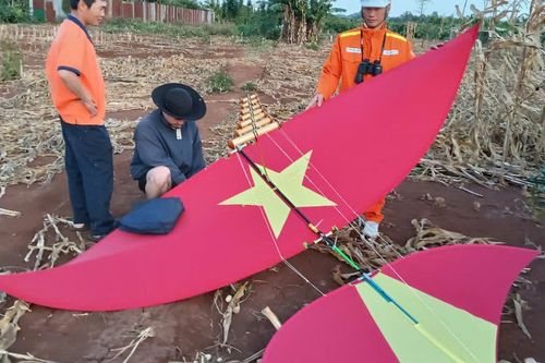 Cảnh báo nguy cơ sự cố từ vi phạm hành lang lưới điện cao áp