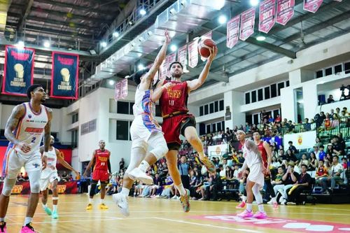Thắng đậm Hanoi Buffaloes, Saigon Heat tiến gần chức vô địch VBA 2026