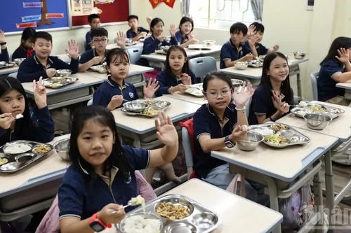 Hà Nội: Đề xuất tăng mức trần đối với dịch vụ tiền ăn của học sinh