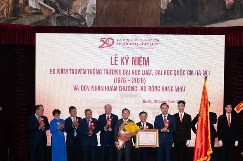 Trường đại học Luật, Đại học Quốc gia Hà Nội đón nhận Huân chương Lao động hạng Nhất