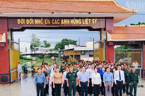 Cà Mau: Lấy 160 mẫu hài cốt liệt sĩ giám định AND tại Nghĩa trang Liệt sĩ Vĩnh Lợi ở xã Châu Thới