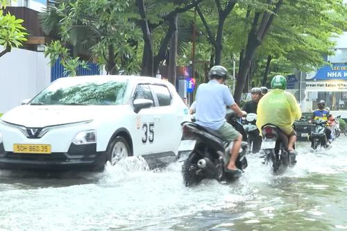 [Video] TP Hồ Chí Minh tiếp tục mưa lớn, đề phòng lốc, sét và ngập úng