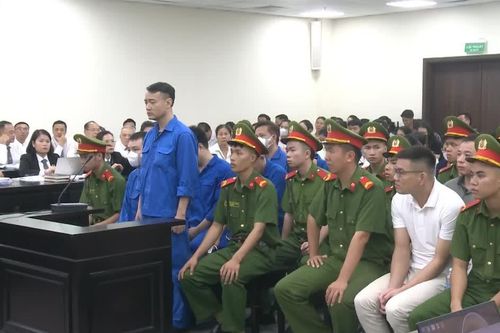 [Video] Xét xử 29 bị cáo trong dây chuyền sản xuất 426 lô sản phẩm sữa giả