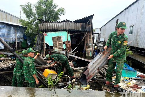 Cà Mau: Đồn Biên Phòng Đất Mũi giúp dân khắc phục hậu quả thiên tai