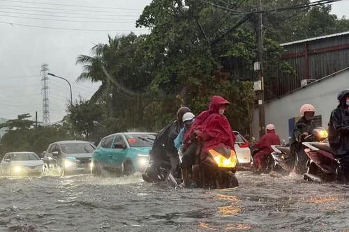 Cảnh báo nguy cơ mưa có cường độ lớn tại Trung Bộ và Nam Bộ