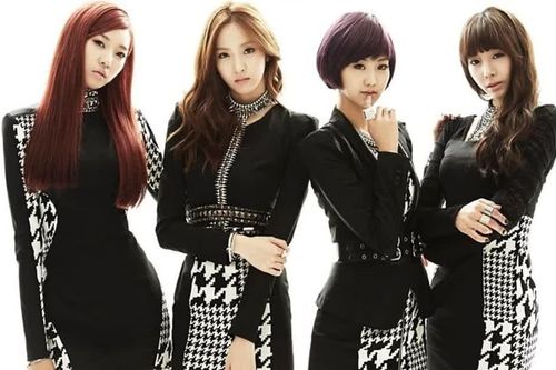 BESTie 'lội ngược dòng' sau 13 năm