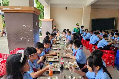 Trường học lấy ý kiến phụ huynh học sinh trước khi triển khai các khoản thu