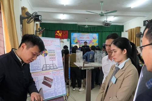 Đưa công nghệ thành 'trợ lý' trong lớp học Giáo dục thường xuyên