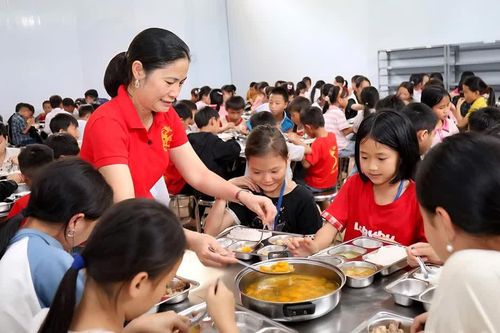 Tuyên Quang xử lý nghiêm việc thiếu trách nhiệm, 'cắt xén' bữa ăn học sinh