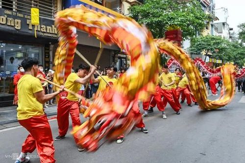 Tái hiện Trung thu xưa qua Lễ rước đèn bên hồ Hoàn Kiếm