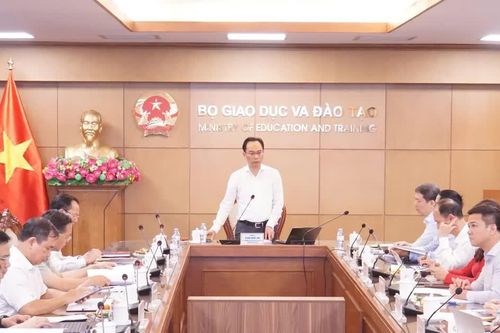 Bộ GD&ĐT thúc đẩy chuyển biến thực chất trong KH-CN và chuyển đổi số