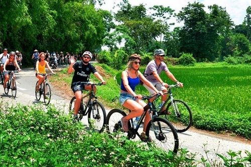 Du lịch toàn cầu tăng trưởng chậm, Việt Nam vẫn duy trì đà tăng hai con số