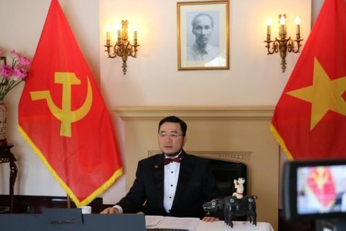 Nhiệm kỳ 'ngoại giao trực tuyến' của Đại sứ Phạm Cao Phong tại Canada