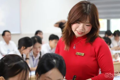 Một cuộc 'đổi vai' của tiếng Anh trong trường học