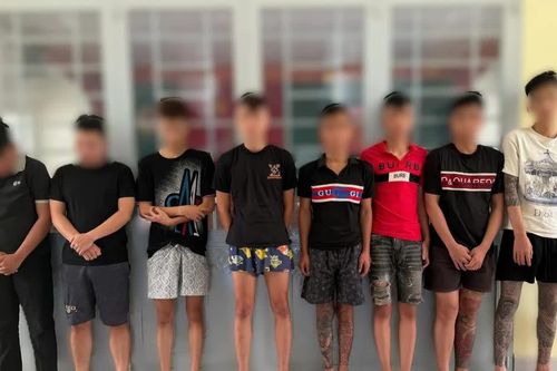Đồng Nai: Mâu thuẫn ngồi quán nước, 2 nhóm thanh niên dùng dao tự chế, ghế sắt đánh nhau