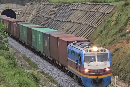 Vận hành thử hầm đường sắt Khe Nét trên tuyến Bắc - Nam