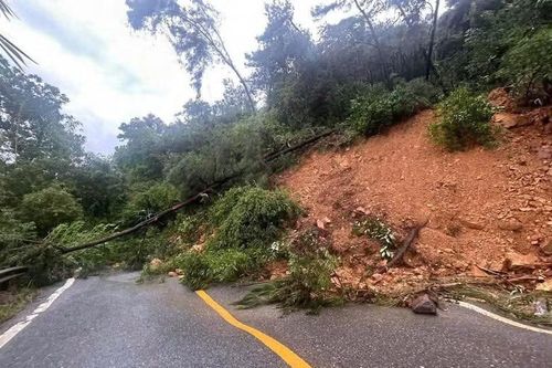 Hà Nội công bố tình huống khẩn cấp về sạt lở đất tại xã Vật Lại