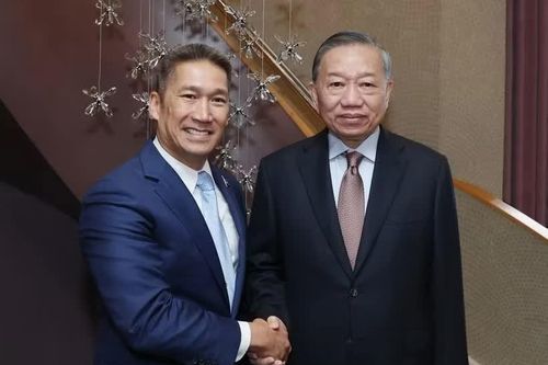 Quyền Bộ trưởng Hải quân Mỹ Hùng Cao cam kết thúc đẩy gắn kết người Việt tại Mỹ với quê hương