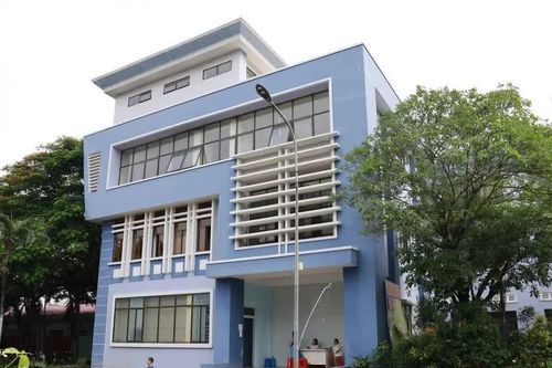 Hồi sinh trụ sở hành chính thành bệnh viện