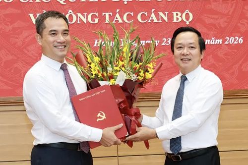 Công bố các quyết định của Ban Bí thư về công tác cán bộ