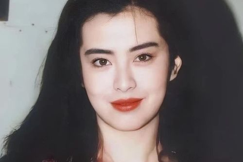 Biểu tượng nhan sắc bất ngờ trả lời phỏng vấn sau 22 năm rời showbiz