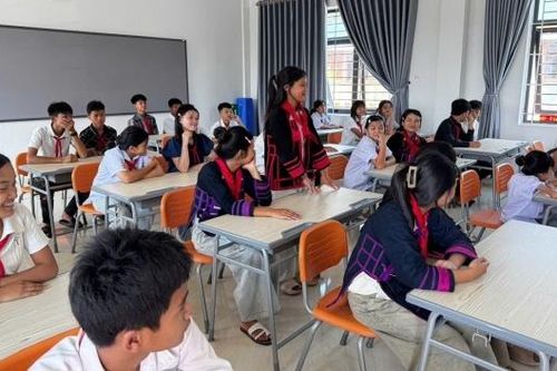 [VIDEO] Ngôi trường được hoàn thành sớm cùng không gian giáo dục STEM hiện đại nơi vùng biên