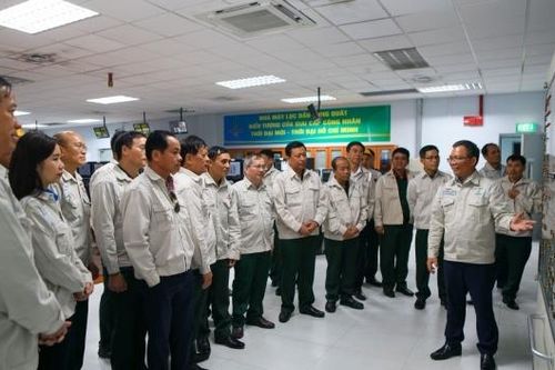Hội CCB PETROVIETNAM thăm, tìm hiểu thực tế tại Nhà máy Lọc dầu Dung Quất