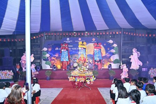 Ấm áp đêm hội Trăng rằm nơi biên giới A Lưới