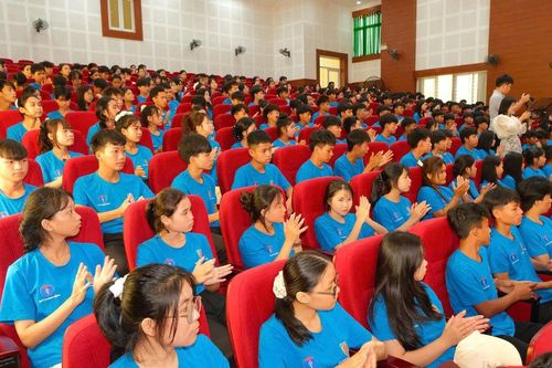 Nâng cao nhận thức phòng, chống tác hại thuốc lá cho cán bộ, sinh viên ngành Tư pháp