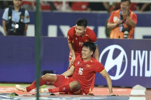 Tuyển Việt Nam dự FIFA ASEAN Cup: Mối lo mới với HLV Kim Sang Sik