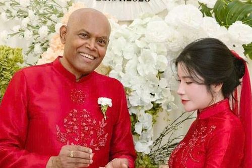 Người đàn ông Úc say đắm mẹ đơn thân Việt xinh đẹp, vượt 6.000km làm đám cưới