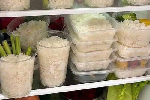 Nấu một lần ăn cả tuần: Bác sĩ cảnh báo tủ lạnh không là chiếc hộp an toàn