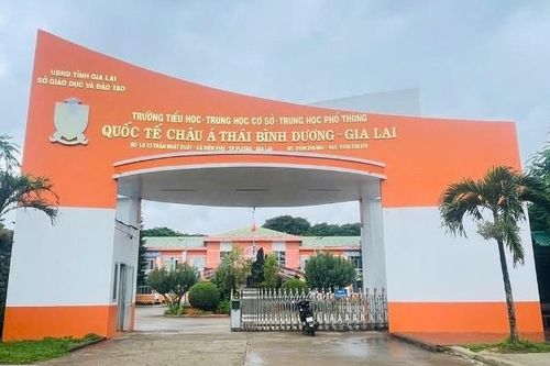 Phụ huynh phản ánh con phải chuyển trường sau một tuần nhập học, nhà trường nói gì?