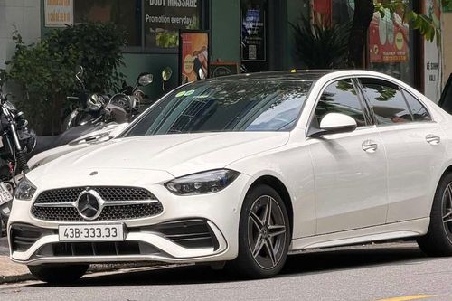 Dân chơi Huế chi gần 1 tỷ đấu giá biển ngũ quý 3, gắn lên Mercedes C300 AMG