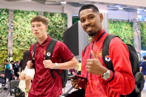 Tuyển Việt Nam đổ bộ tới Indonesia, hứa vô địch FIFA ASEAN Cup