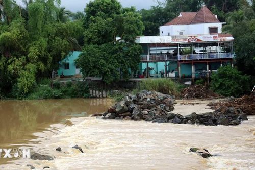 Khánh Hòa khẩn trương tháo dỡ đập ngăn mặn tạm Vĩnh Phương