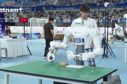 Robot hình người tranh tài với những thử thách mô phỏng đời thực