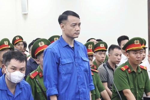 Hai 'ông trùm' sữa giả hầu tòa: Tiết lộ về số tiền hàng tỷ đồng lo lót