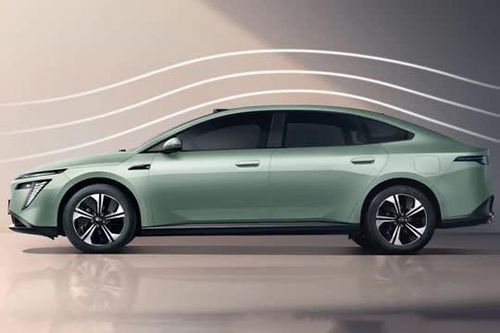 Xe điện Nissan mạnh 268 mã lực, phạm vi hoạt động 635 km, giá chưa tới 500 triệu đồng