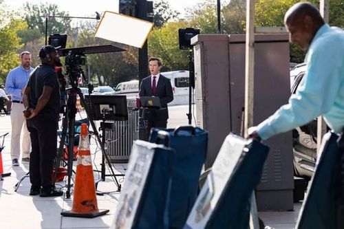 CNN, MS NOW và Politico kiện chính quyền Trump sau khi bị cấm vào Nhà Trắng