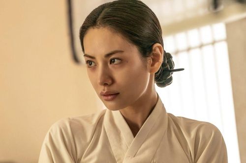 Nana lên tiếng về nghi vấn tiêm filler môi trong 'Scandal'