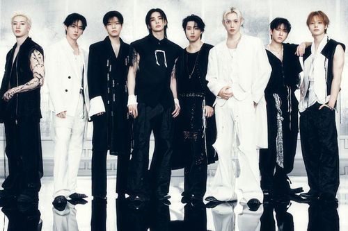 Stray Kids lập kỷ lục chưa từng có, vượt qua dấu mốc gắn với The Beatles