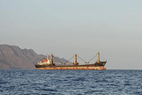 Quan chức châu Âu thúc giục Iran mở lại eo biển Hormuz