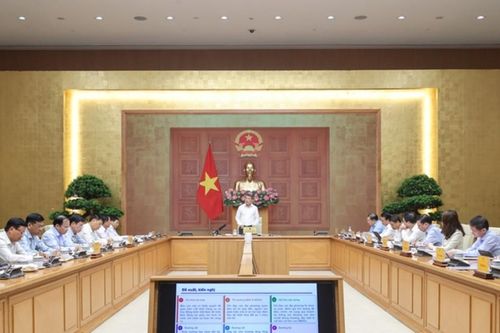 Thủ tướng yêu cầu điều chuyển vốn, gỡ nút thắt vật liệu cho dự án giao thông trọng điểm