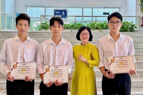 Trương Quang Hùng: Nam sinh tiêu biểu nhận học bổng Vallet
