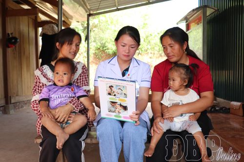 Nỗ lực nâng tỷ lệ tiêm chủng tại vùng biên